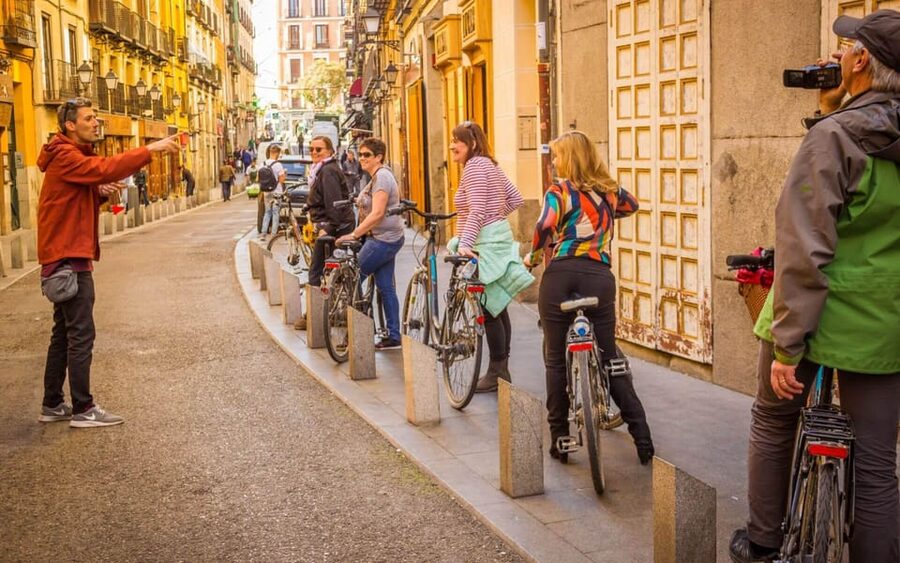 Best of Madrid: 3-Hour Guided Bike Tour in Small Groups - Plaza Mayor and the old Habsburg center