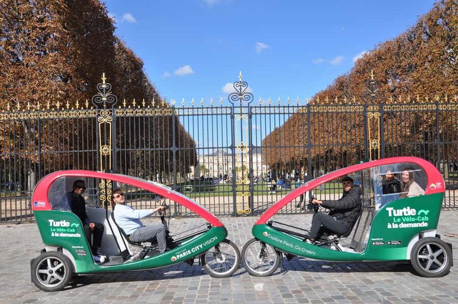 Best of Paris Private Rickshaw bike Tour with guide - Audio guide, hosts, and the human touch
