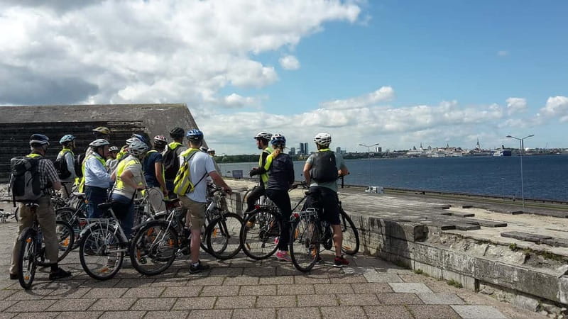 Best of Tallinn 2-Hour Bike Tour - Winter cycling with spiked tires