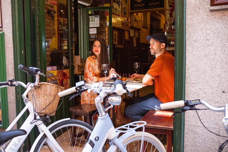 BiciTapeo : Tapas and Highlights Guided Vintage Bike Tour - Why this bike route works in Madrid