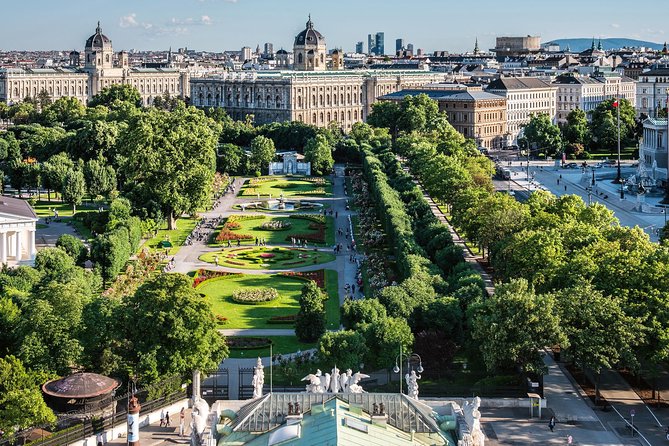 Bicycle tour - Vienna Complete - Am Hof and Volksgarten balance history with open space