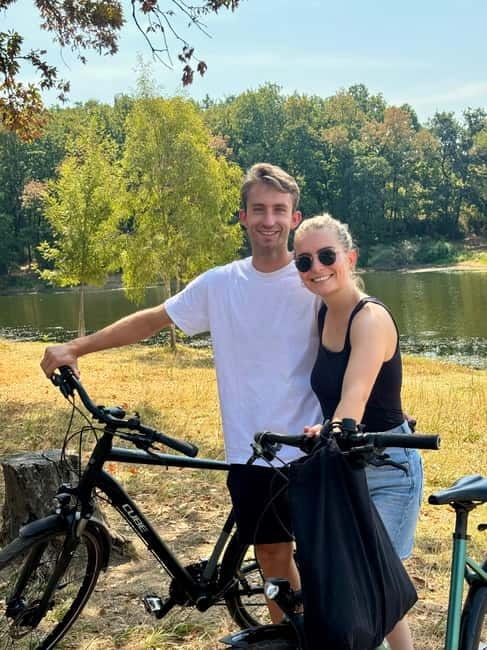 Bike or E-Bike Tour Tirana : Highlights & Grand Park Guided - Postbllok, the Berlin Wall, and Albania’s communist past