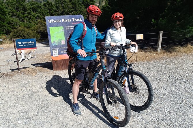 Bike the Wanaka and Hawea Trails - The final approach to Lake Wanaka