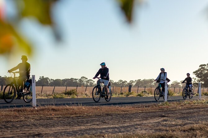 Bike to Winery Tour - Horseshoe Lagoon and the Moama Wharf