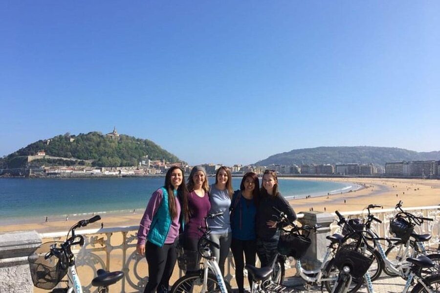 Bike Tour in San Sebastian - Peine del Viento and the western edge