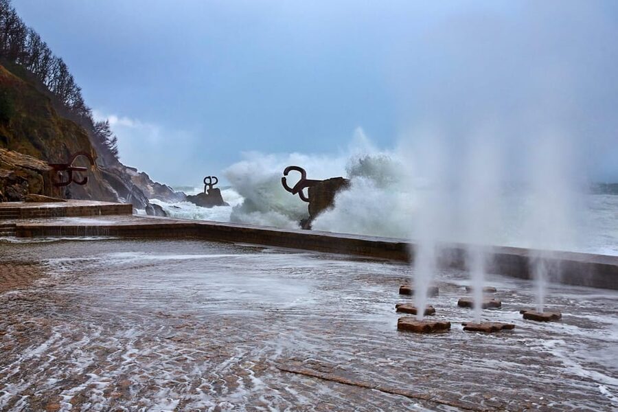 Bike Tour in San Sebastian - Zurriola, Kursaal, and the eastern waterfront