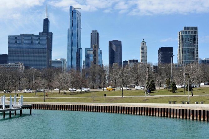 Bike Tour of Chicago's Lakefront Neighborhoods - Key points at a glance
