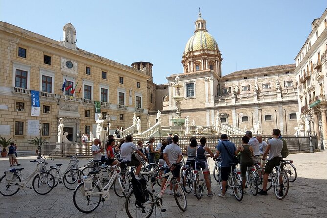 Bike tour of the historic center of Palermo with tasting - Ballarò brings the city down to street level