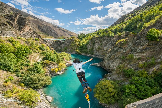 Bike & Wine Tour: Arrowtown to Valley of the Vines - What the price includes, and what it does not