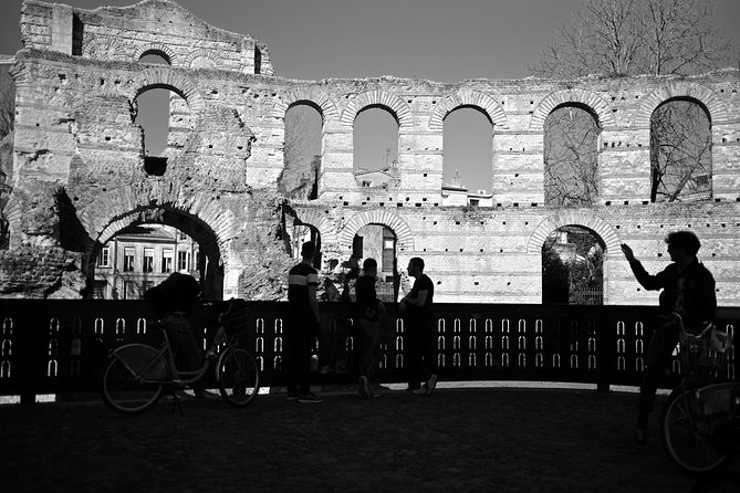 "Bordeaux by bicycle: a 3-hour tour immersive experience" - Grosse Cloche and Saint-Michel