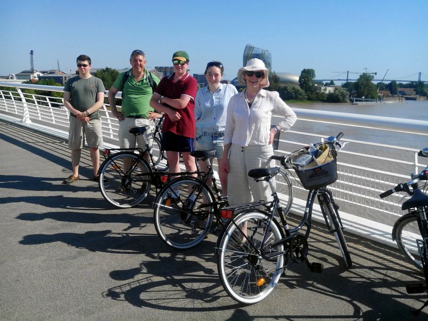 Bordeaux: Essentials 3-Hour Bike Ride - Quai des Chartrons and Rue Notre Dame