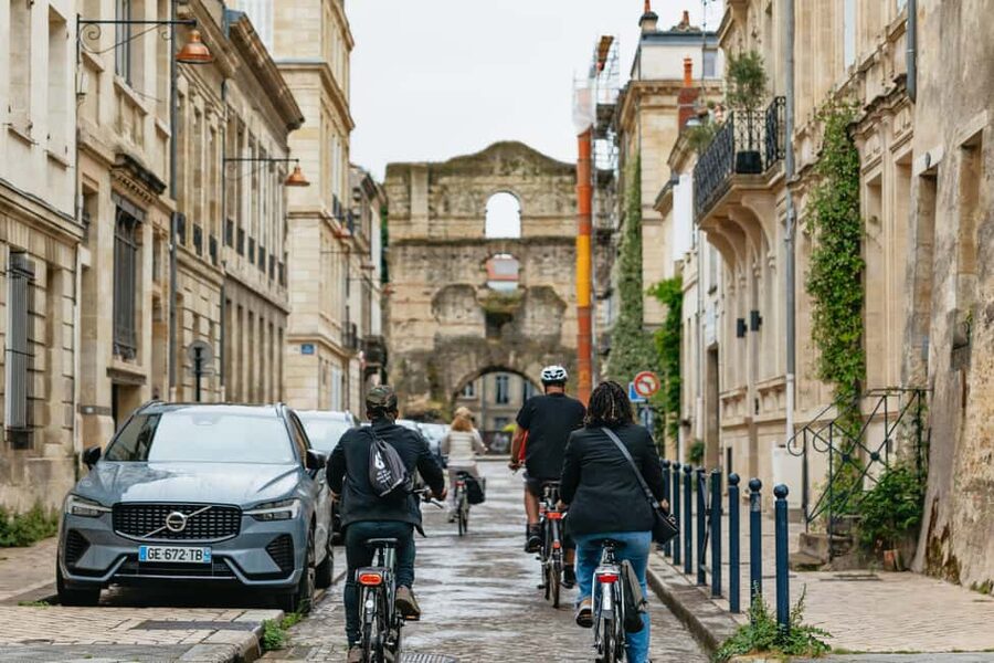 Bordeaux: Historic Center & Chartrons District Bike Tour - Crossing the Garonne to the right bank