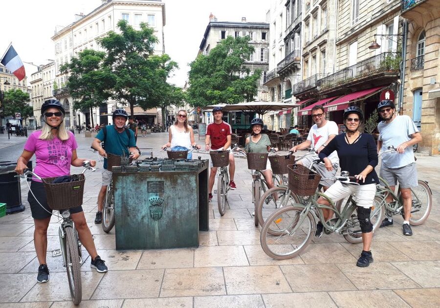 Bordeaux: Top Landmarks & Historic Bike Tour - Why this bike tour is a smart first look at Bordeaux