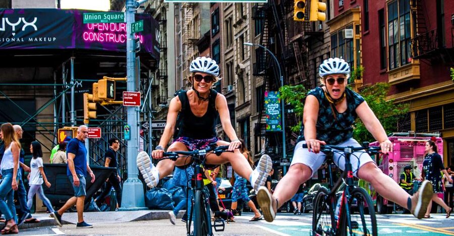 Brooklyn: Sightseeing Bike Tour with Local Guide - Key points to know before you book