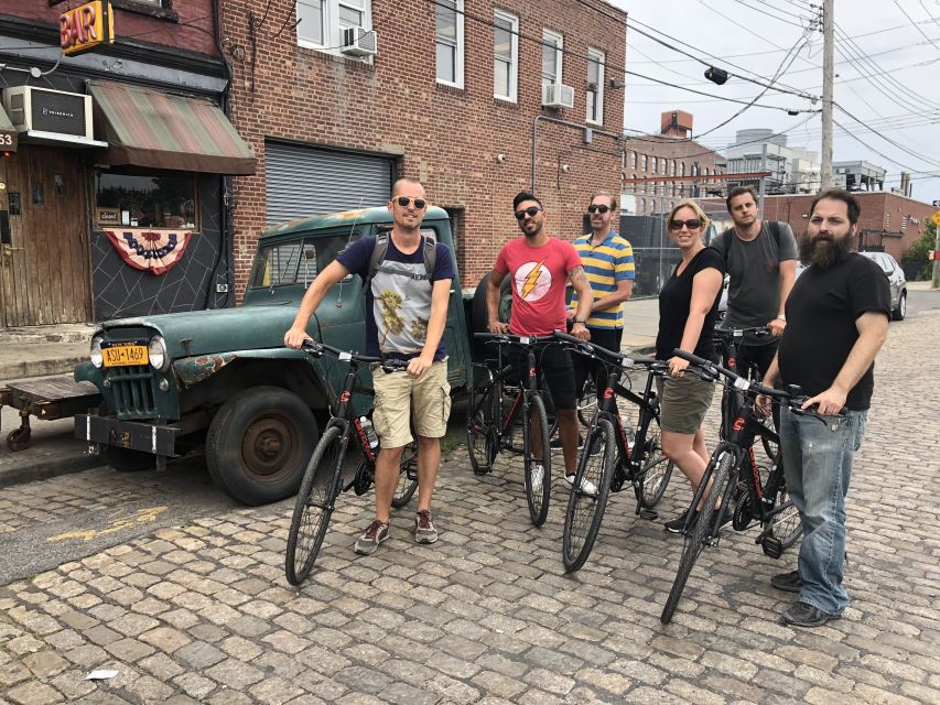 Brooklyn: Sightseeing Bike Tour with Local Guide - Red Hook adds food, port history, and local character