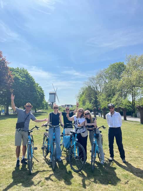 Bruges: Guided Bike Tour with a Local to Sights & Secrets - Why a bicycle is the right way to meet Bruges