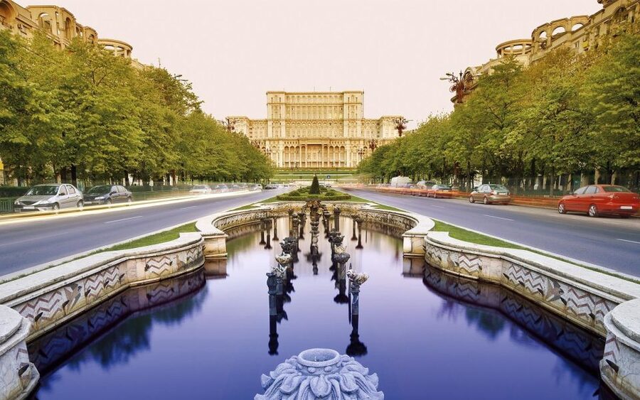 Bucharest: Half Day Bike Tour - Little Paris, grand boulevards, and the older city