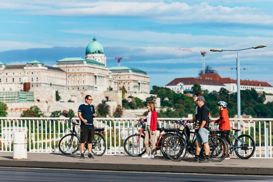 Budapest: Grand Sightseeing Bike Tour - The climb to Castle District and Fishermen’s Bastion