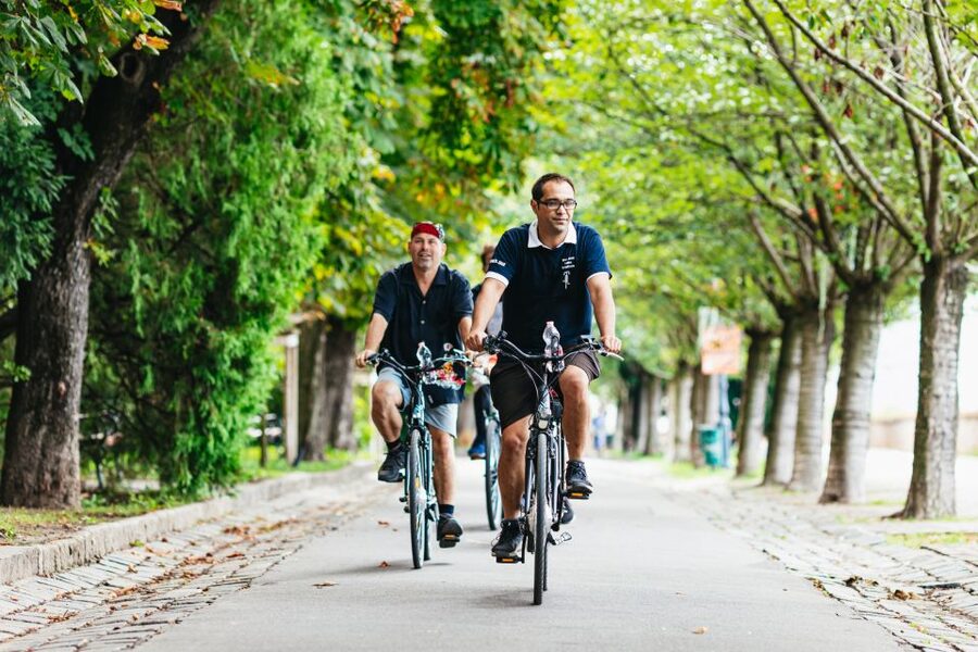 Budapest: Grand Sightseeing Bike Tour - Parliament, Freedom Square, and St. Stephen’s Basilica