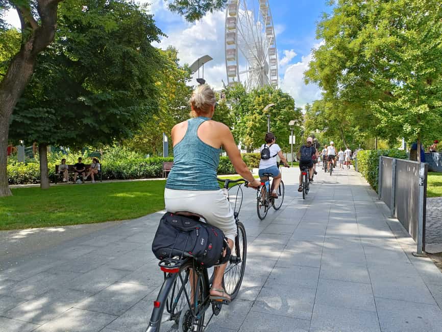 Budapest: Guided Bike & E-bike Tour with a Goulash - Parliament, the basilica, and the Danube bridges