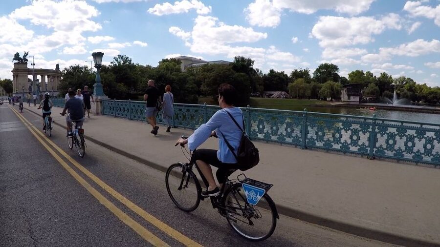 Budapest: Guided Bike & E-bike Tour with a Goulash - The guides make the difference