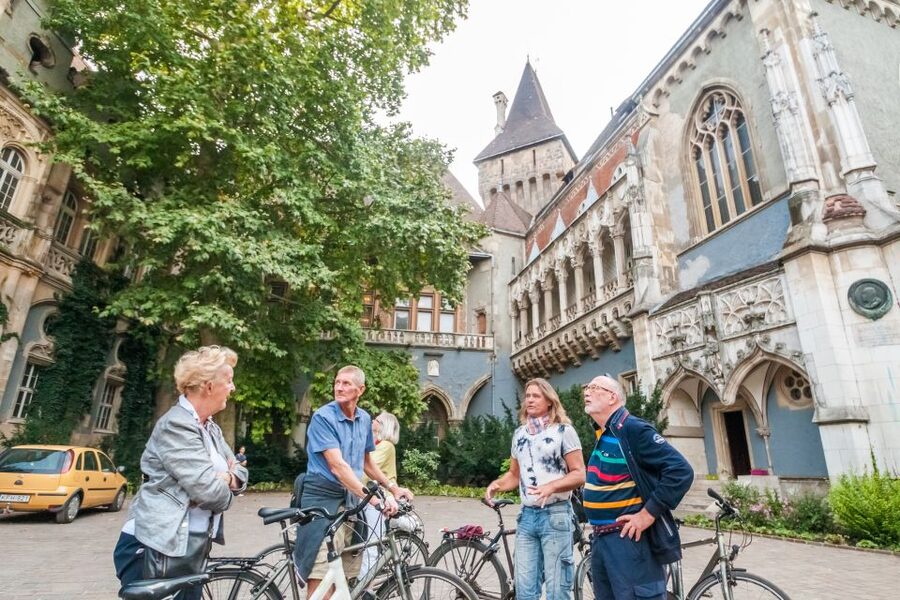Budapest: Guided City Discovery Bike Tour - What the guides add to the ride