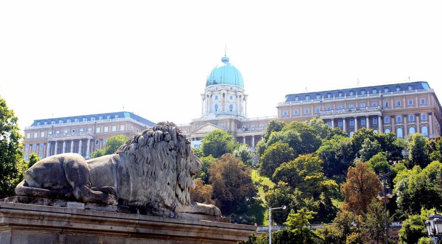 Budapest: Guided City Tour by E-Bike - The Danube Promenade and return through Pest