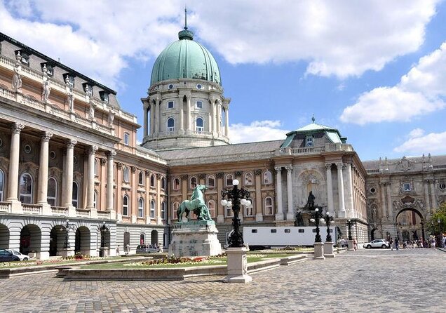 Budapest Highlights Bike Tour with a local guide - Why a bicycle works so well in Budapest