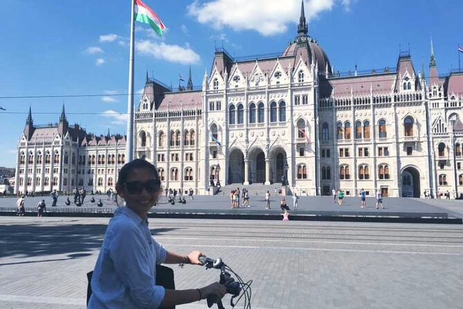 Budapest Highlights Bike Tour with a local guide - Crossing the Danube over Chain Bridge