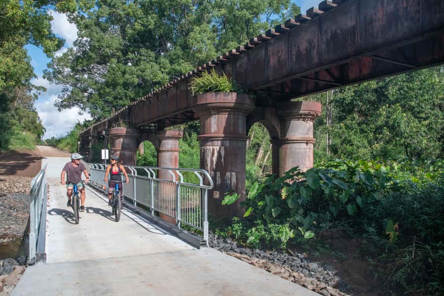 Byron Bay: Northern Rivers Rail Trail E-Bike Hire & Shuttle - Rain, heat, and the practical side of cycling