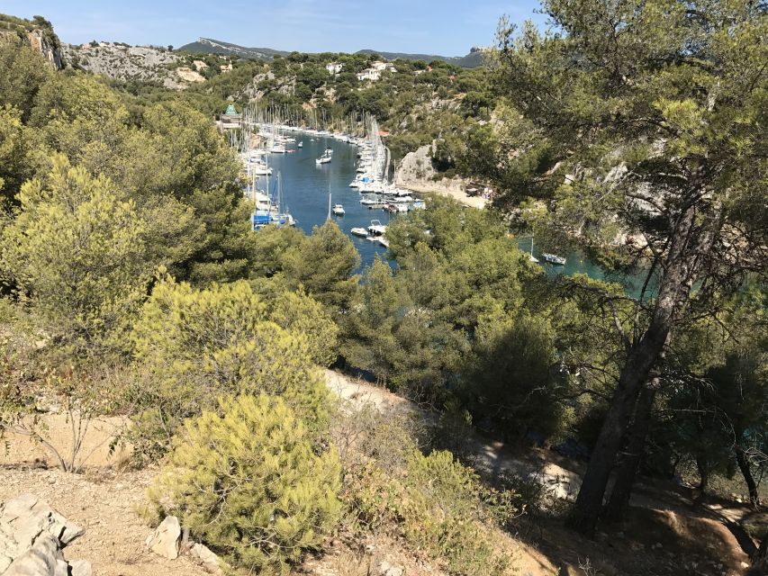 Calanques National Park: E-Mountain Bike with Virtual Guide - Following the virtual route into the Calanques