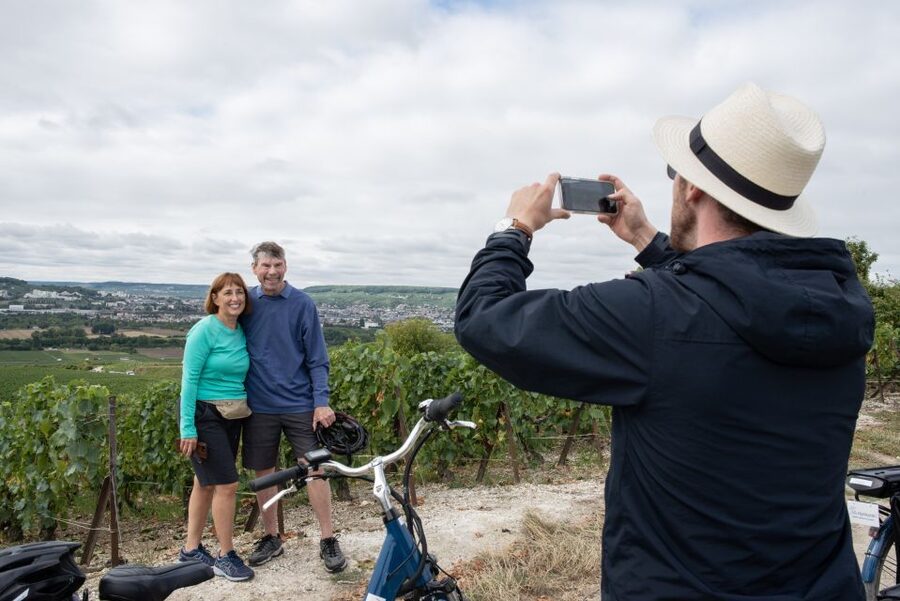 Champagne: E-Bike Champagne Day Tour with Tastings and Lunch - Starting in Reims or Epernay