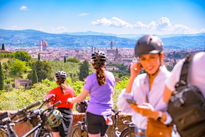 Chianti Hills E-Bike Tour with Tuscan Lunch & Two Wine Tastings - What the e-bike changes, and what it does not