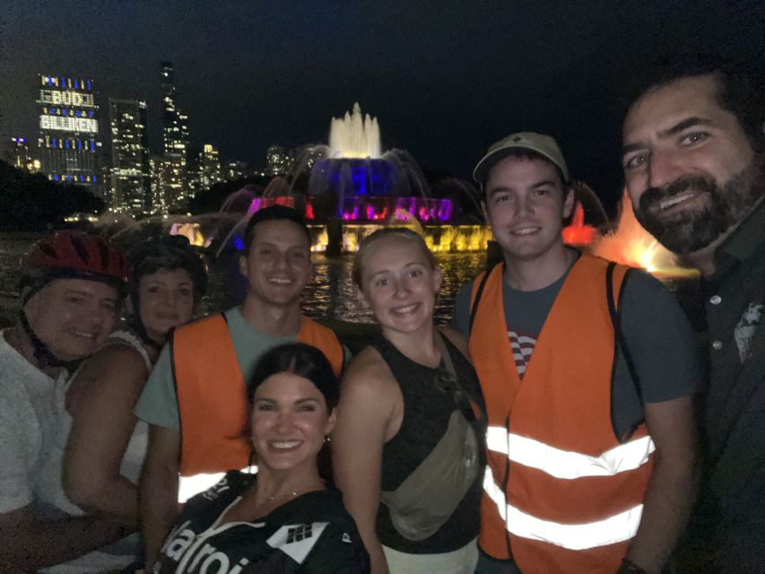 Chicago: Bikes, Bites, and Views Biking Tour - Adults - A food tour that earns its calories