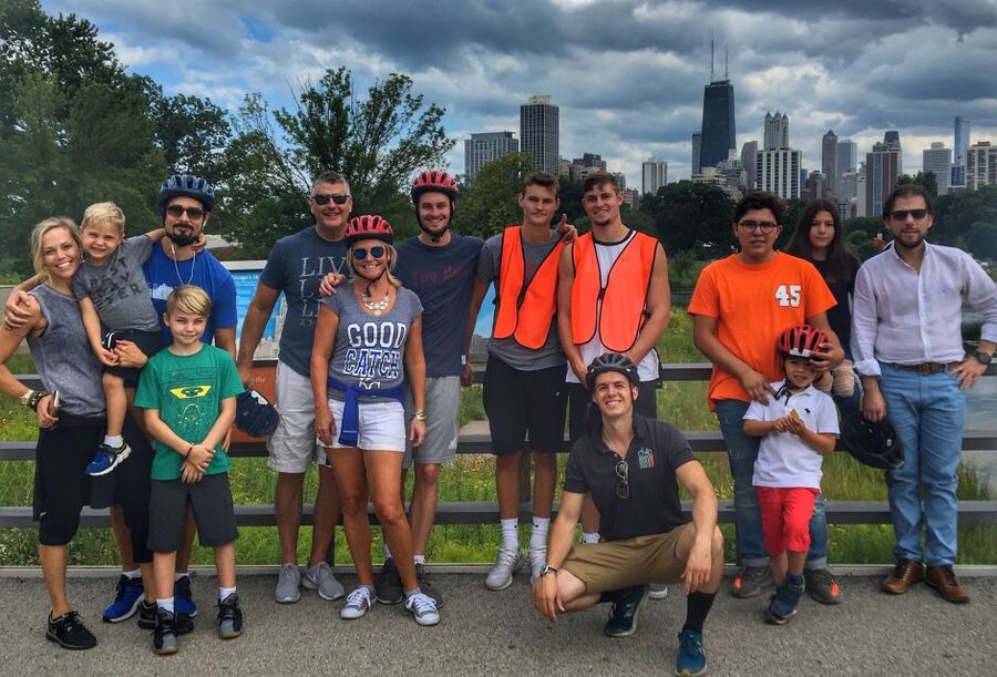 Chicago: Lakefront Neighborhoods Bike Tour - Old Town’s quieter streets and historic character
