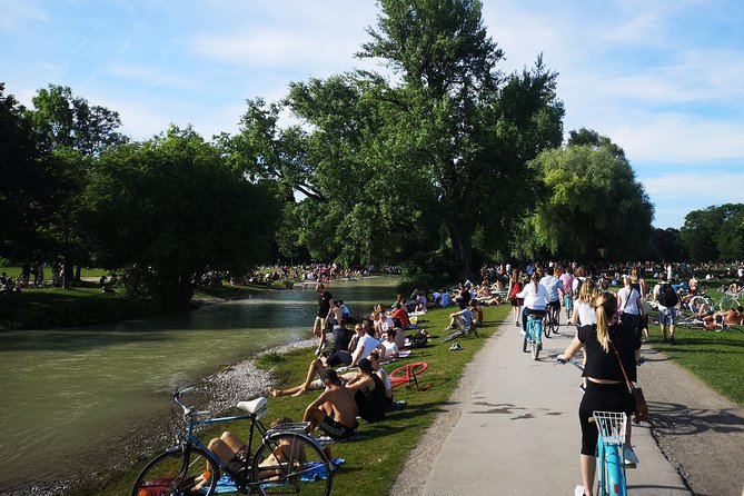 Classic Mike's Bike Tour daily @ 11.30 incl Beer Garden & Surfers - Finishing near the Hofbräuhaus