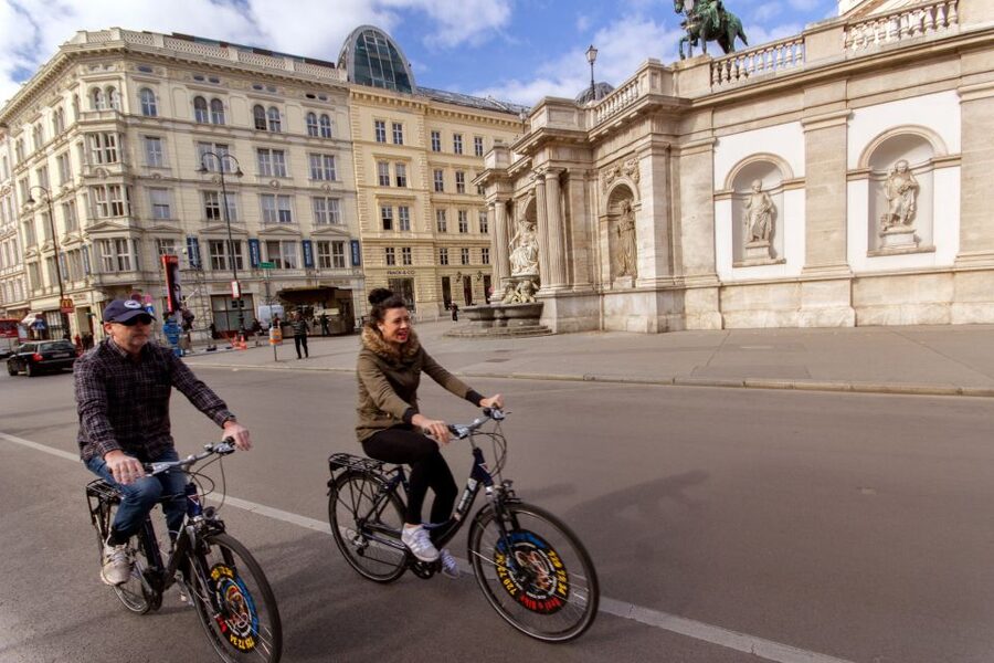 Classic Vienna: 3-Hour Guided Bike Tour - Key points at a glance
