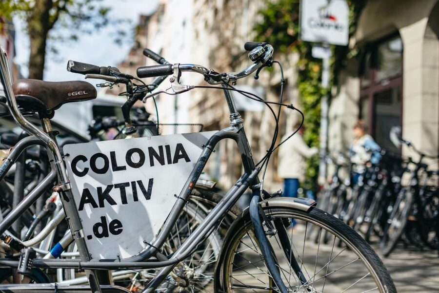 Cologne: Ehrenfeld Street Art Bike Tour - Shared ride or private group?