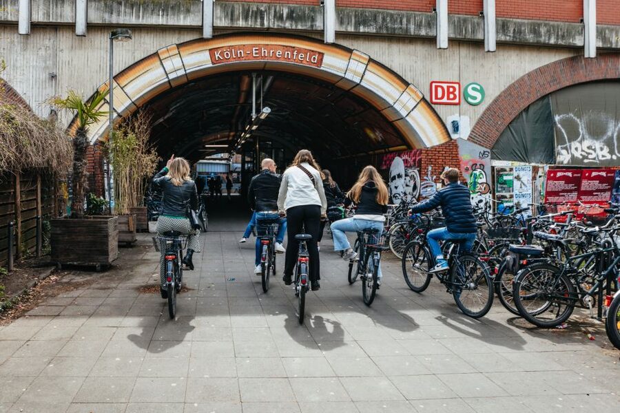 Cologne: Ehrenfeld Street Art Bike Tour - Aachener Weiher adds a change of pace