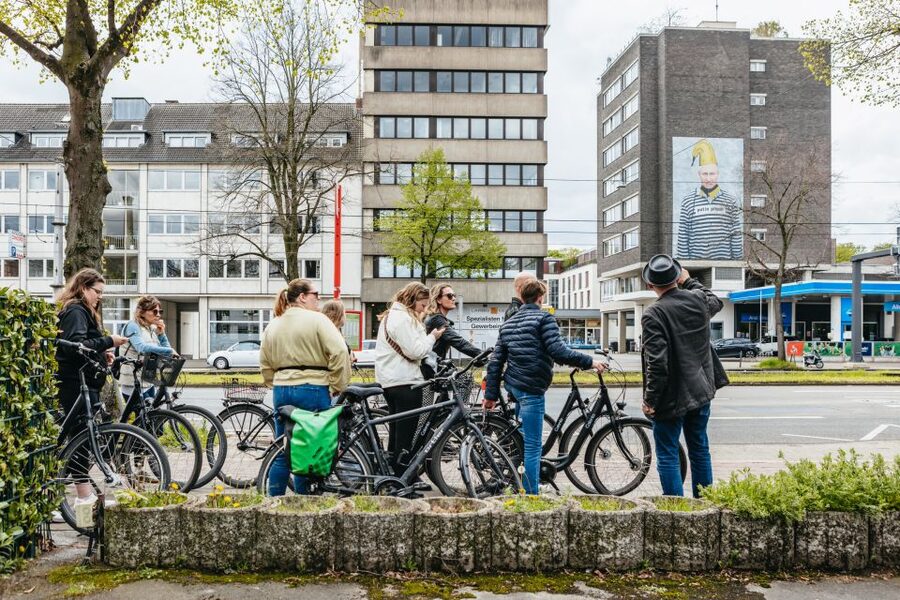 Cologne: Ehrenfeld Street Art Bike Tour - The planned break keeps the ride comfortable