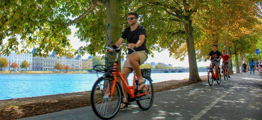 Copenhagen: 3-Hour City Highlights Bike Tour with Guide - What the guides add to the ride