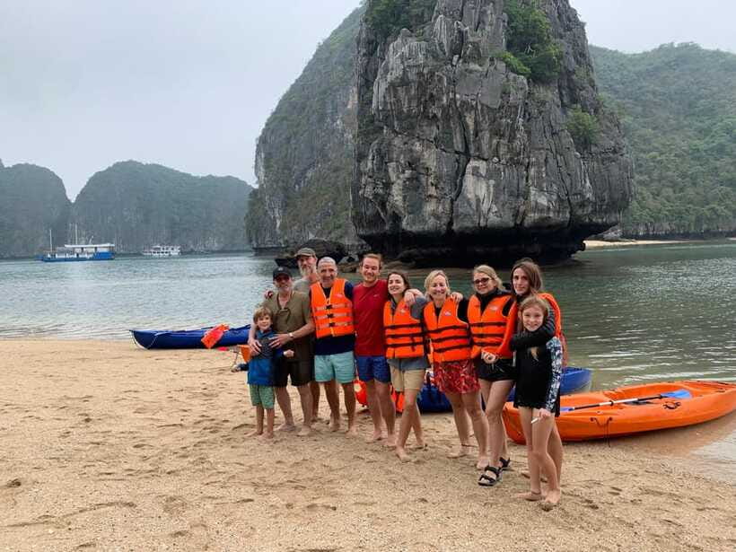 Đảo Cát Bà : 1Day Kayaking,Swimming,Cycling,Snorkeling,Lunch - An easy afternoon on the water