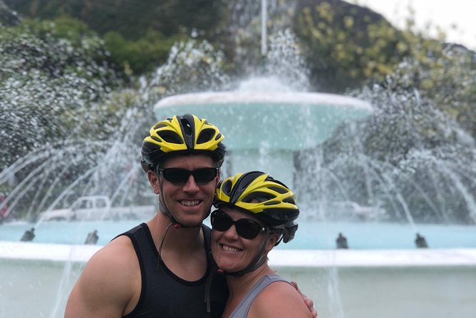 Diamond Head Bike to Hike and Local Lunch - Kelly’s guiding style and the small-group advantage