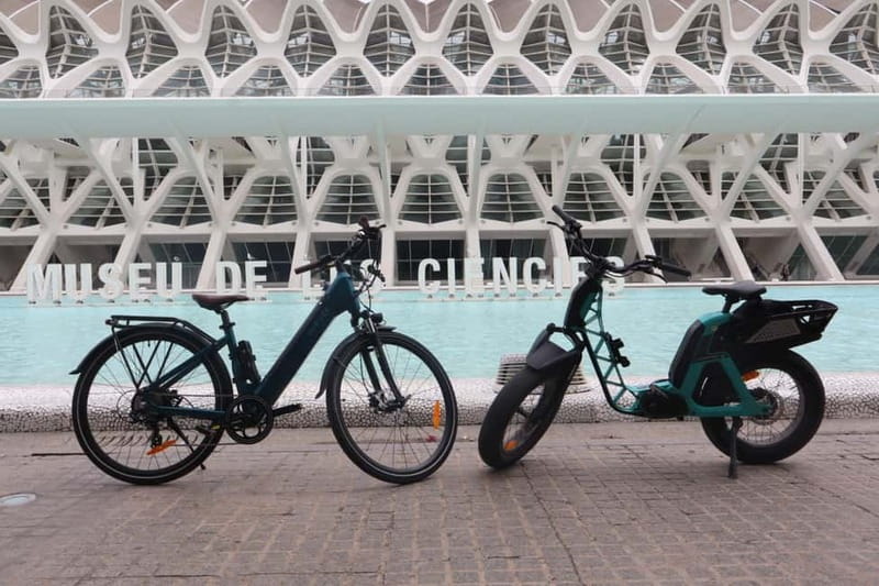 Discover Valencia by bike – Dutch-speaking tour - Through Ciutat Vella’s old streets