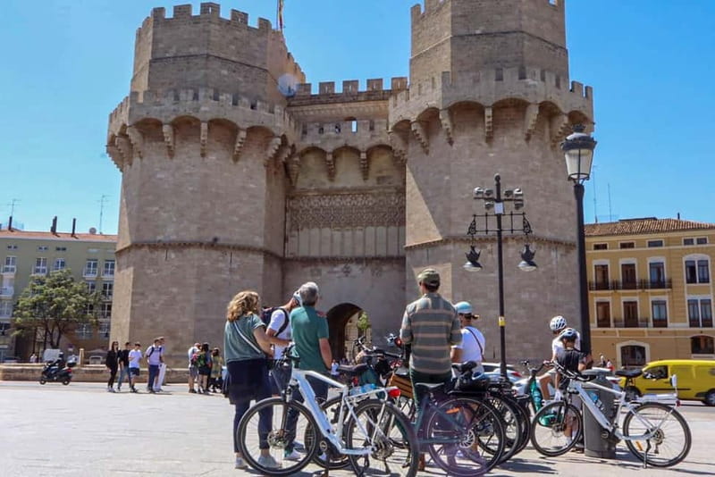 Discover Valencia by bike – Dutch-speaking tour - City bike or e-bike: which should you choose?