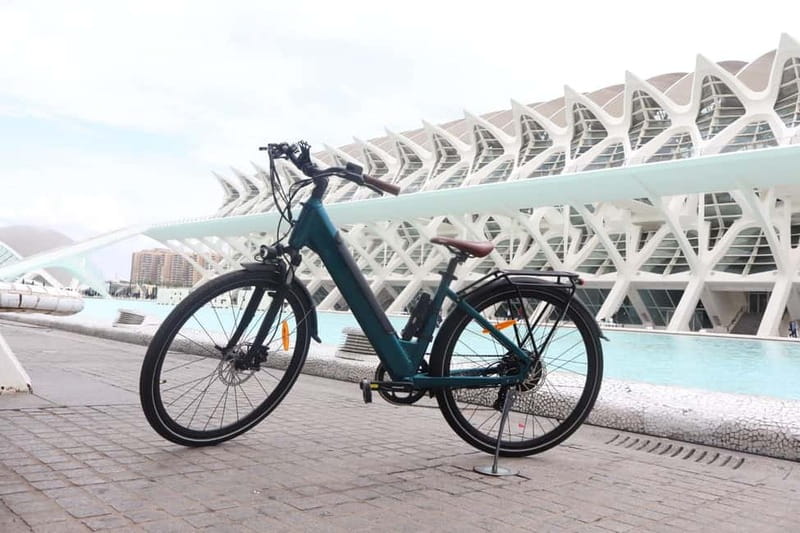 Discover Valencia by bike – Dutch-speaking tour - Starting from Ruzafa on C. de Cuba