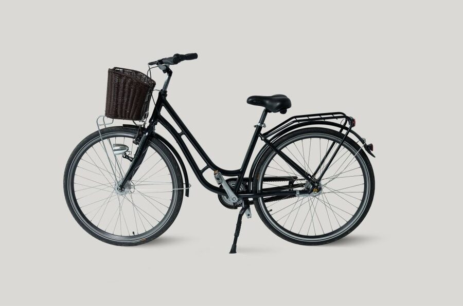 Dresden: Bike Rental - City Bike with Option Children Seat - A practical four-hour ride