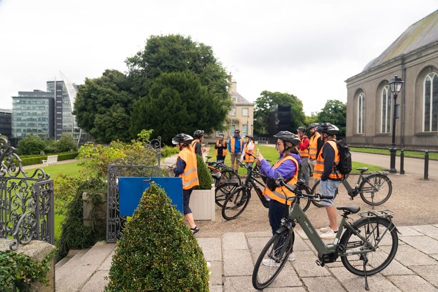 Dublin: Bike & E-Bike Tour with a Local Guide - Passing the Guinness Storehouse