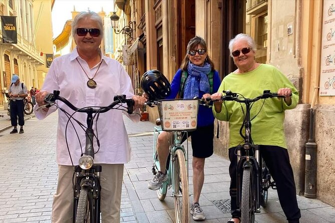 E-Bike Grand Valencia Private Tour - Viveros Gardens and the former royal grounds