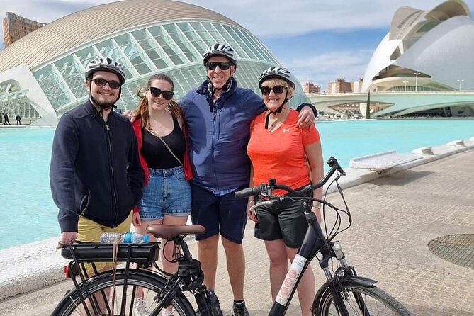 E-Bike Grand Valencia Private Tour - What the private format changes
